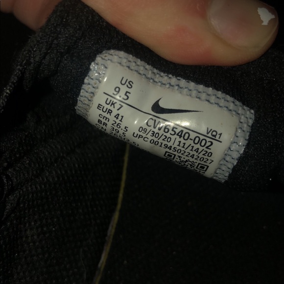 Black and white nike slip on shoes size 9.5 - Picture 7 of 7